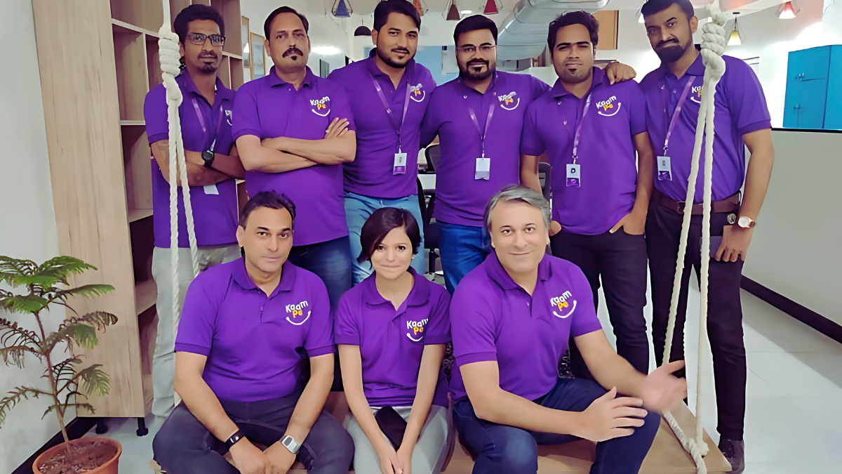 Kaam.com team working together